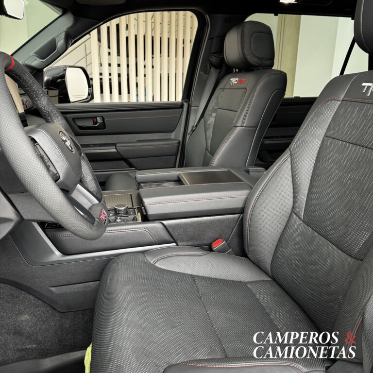 7 TRD pro negra 2026